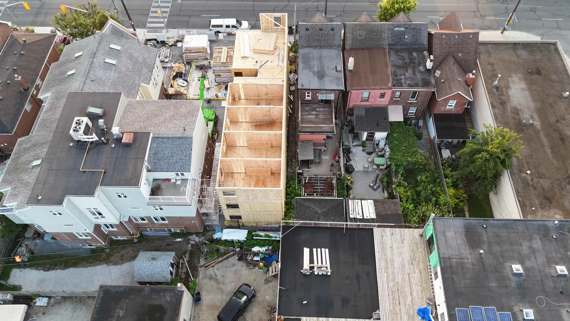 Ztnyl7zzk9ZrXEFL_1120-ossington-avenue-2