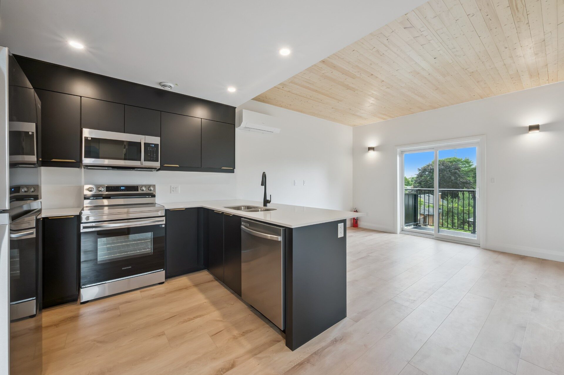 22-Arlington Blvd 022